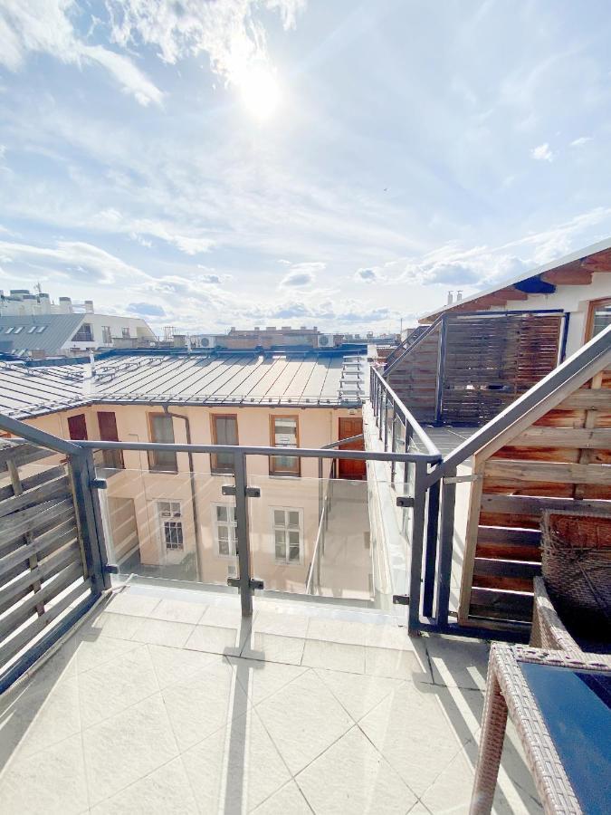 Loft With Rooftop And Free Parking In Garage 布达佩斯 外观 照片